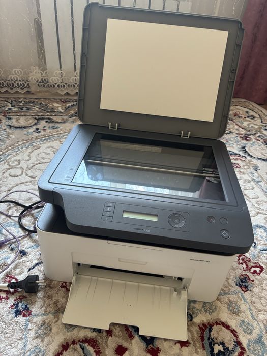 Принтер hp 2в1 ( черный-белый) сатылады!