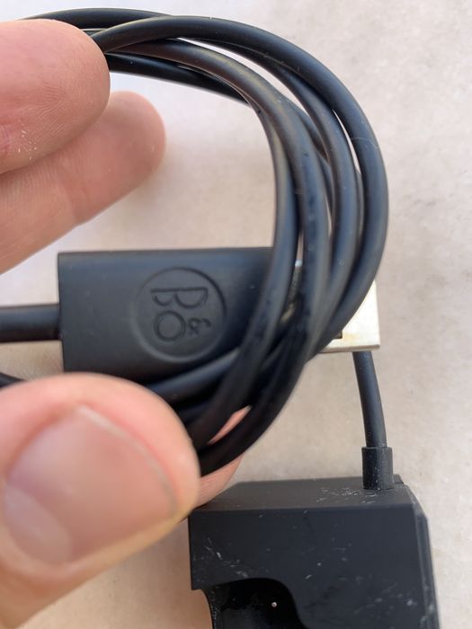 Dock incarcare casti bluetooth Bang&Olfesen