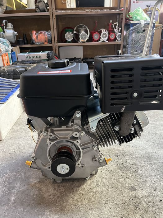 Бензинови двигатели 13 к.с. четиритактови с въздушно охлаждане