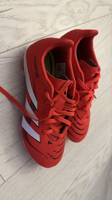 Ghete fotbal adidas predator copii