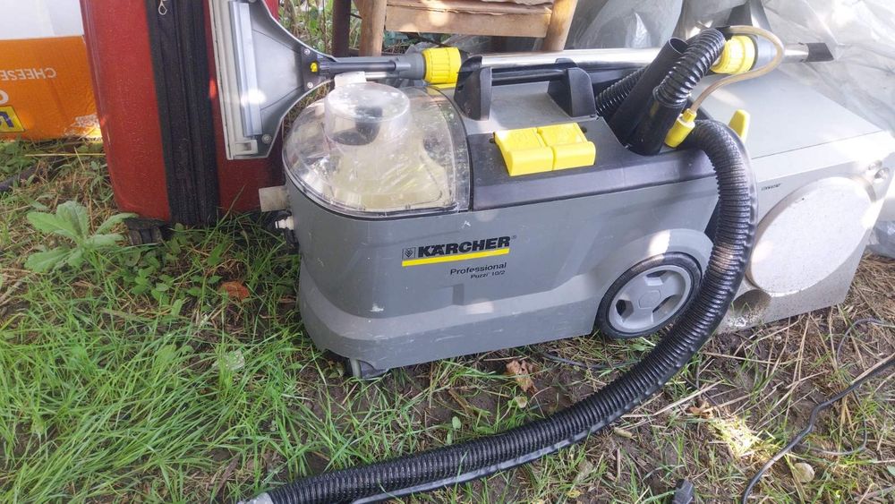 Прахосмукачка Karcher Puzzi 10/2 Profesional Екстрактор Пере и Суши на място Накрайник Седалки