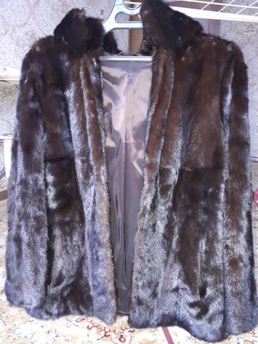 Продам шубу (короткая)