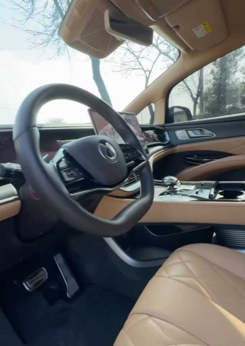 Denza D9 2025г Hybrid! Черный! 5 тыс км пробега! Чистая!