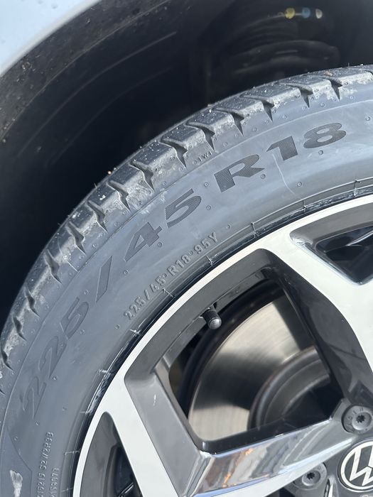225/45/18 Pirelli
