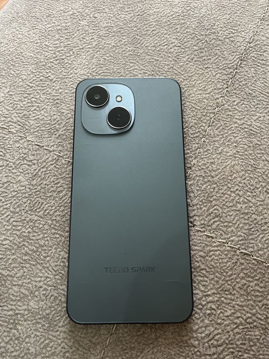 Tecno spark.