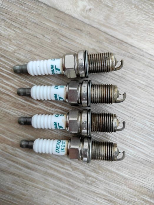 Свечи зажигания DENSO  IK20TT, 4шт