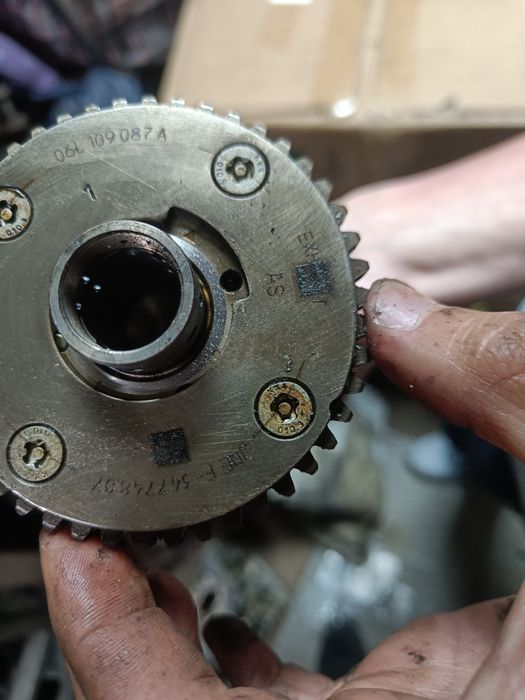 Распредвал, головка ГБЦ Superb gen3. 2.0