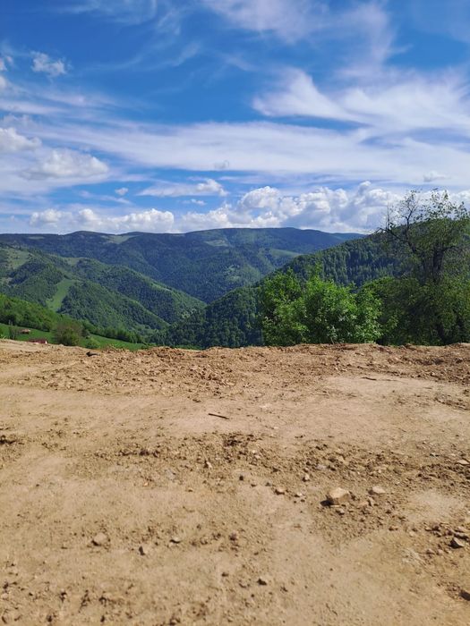 Teren de vânzare Marisel,pentru construcția de cabane