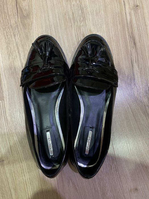 Лоферы Bershka лакированные