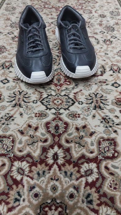 Продам кроссовки турецкие