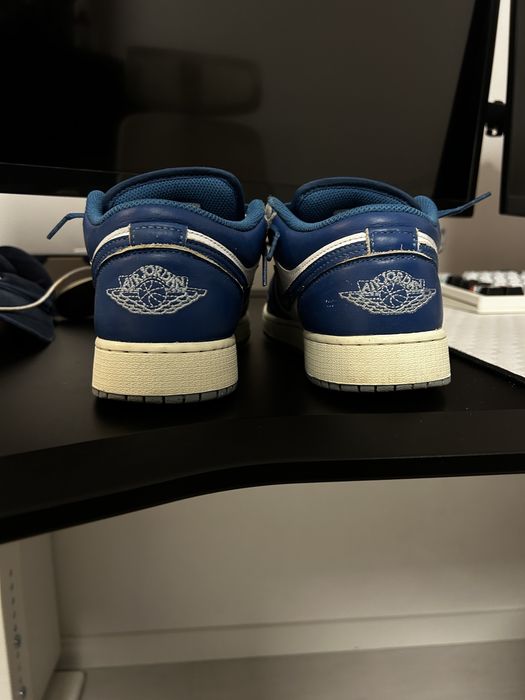 Vand jordan 1 low se marimea 40