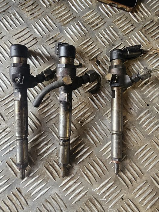 Injector 1.5 DCI Euro 4 Siemens Renault Megane 2 Scenic Dacia H8200294788 / 8200380253