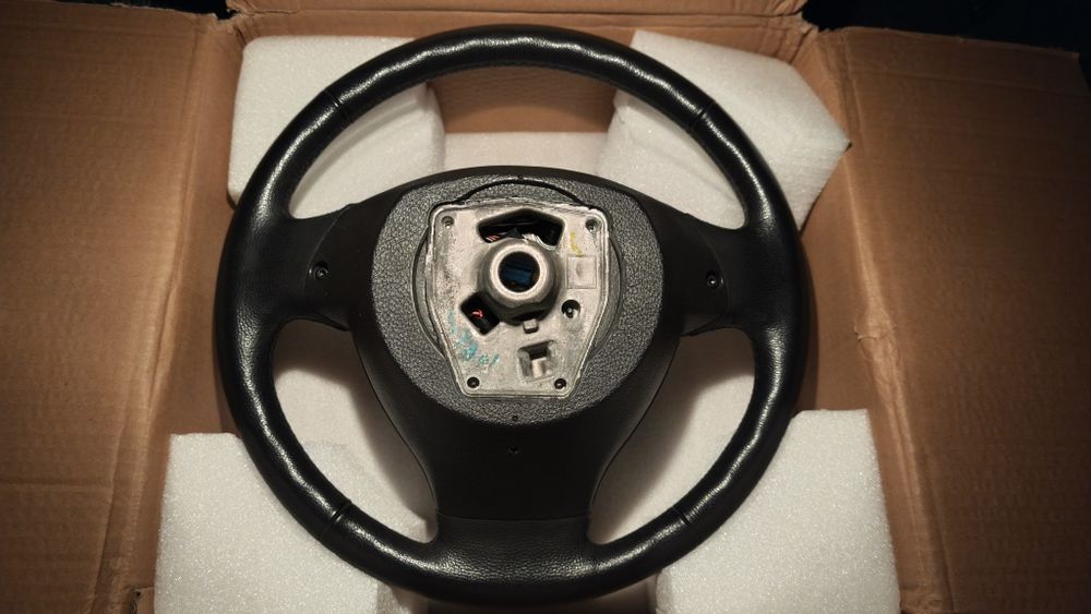 Volan BMW F10 cu încălzire