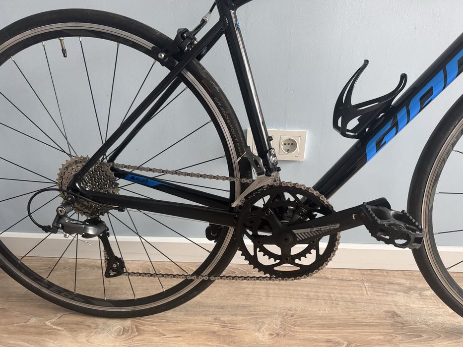 Продам шоссейный велосипед Giant Contend 3