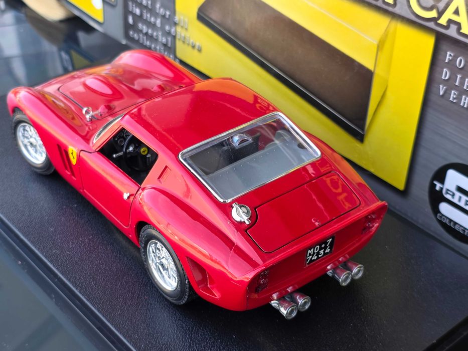 Macheta Auto 1/18 Burago Triple 9 Case Ferrari GTO