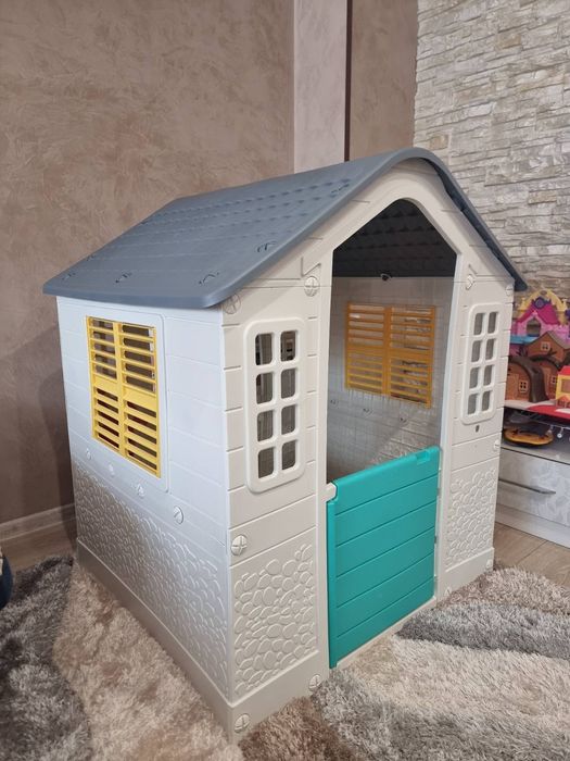 Продавам детска къща/ къщичка