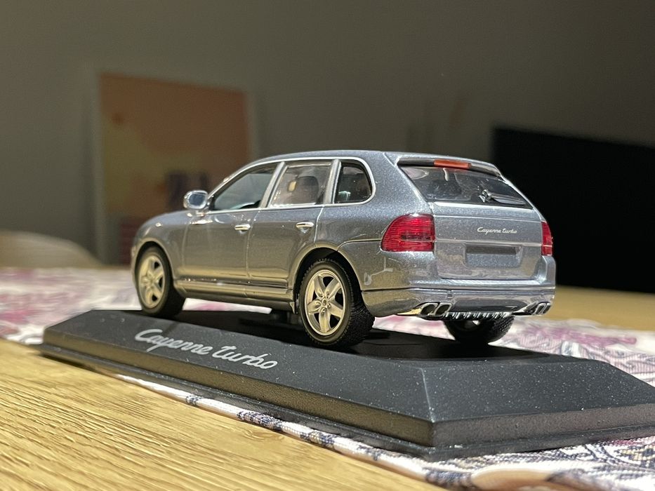 1:43 Porsche Cayenne Turbo - Minichamps