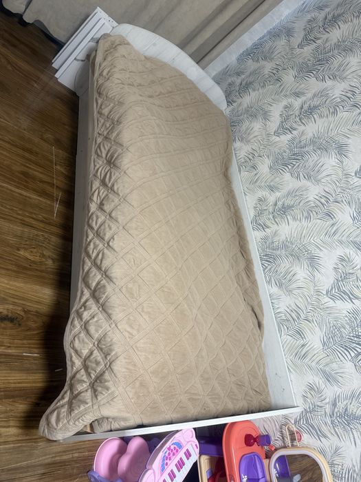 продам кровать в отличном состояний