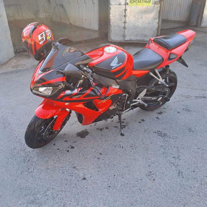 Honda спорт байк продам