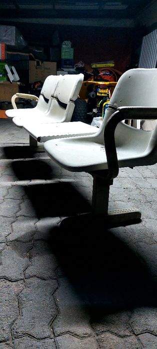 Скамейка уличная.