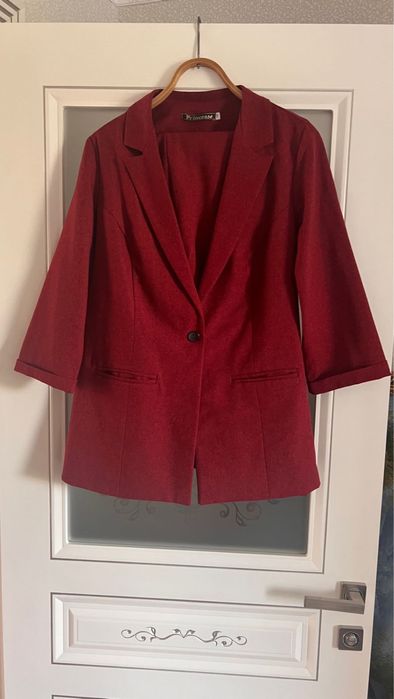 Продам женские вещи в отличном состоянии.