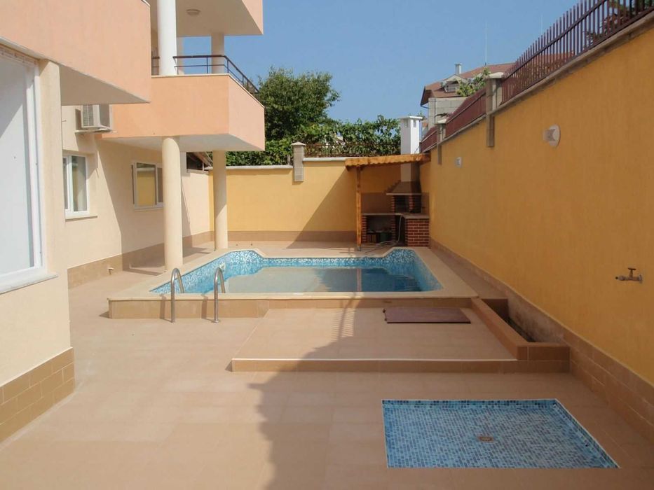 Продава се Четиристаен апартамент в с. Кранево, Област Добрич - 140 кв.м за 929 €/кв.м - Снимка #11