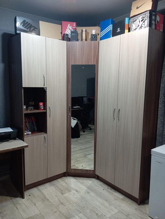 Продам спальный гарнитур для детской