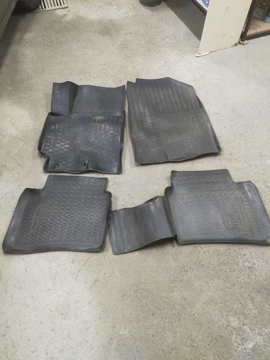 Продам полики для авто