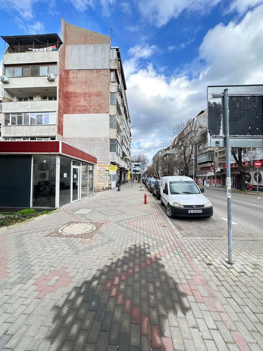 Дава се под наем Магазин в Варна, Колхозен пазар - 35 кв.м за 560 € - Снимка #8