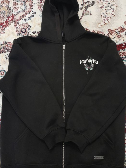 Продается толстовка S размер  оверсайз