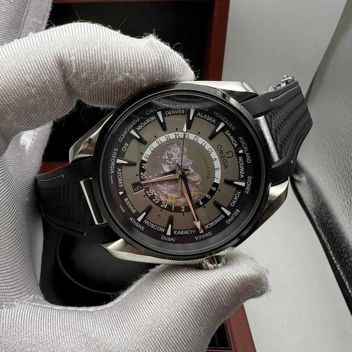 OMEGA Aqua Terra 150M Worldtimer cu mișcare automată