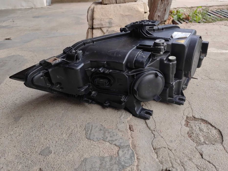 Фар Audi A4 B8.5 Bi-Xenon LED завиващ десен/Фар Ауди А4 Б8.5 Оригинале