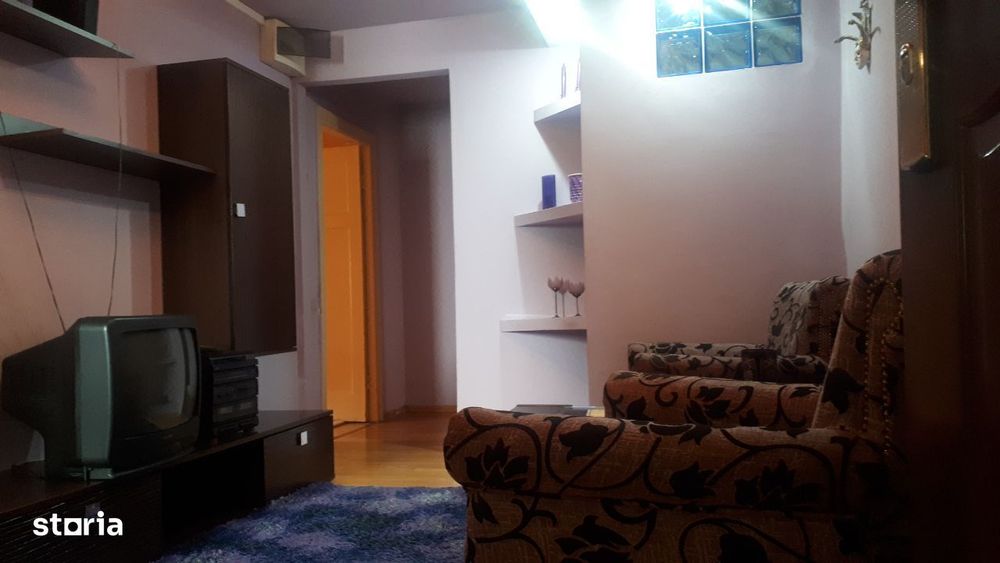 Cafrom Imobiliare -ULTRACENTRAL - Apartament tip STUDIO de Vanzare — fotografia 1