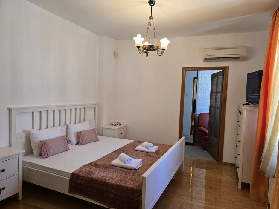 Revelion 2026.Inchiriem vile si apartamente pentru petrecere.Zona Unir