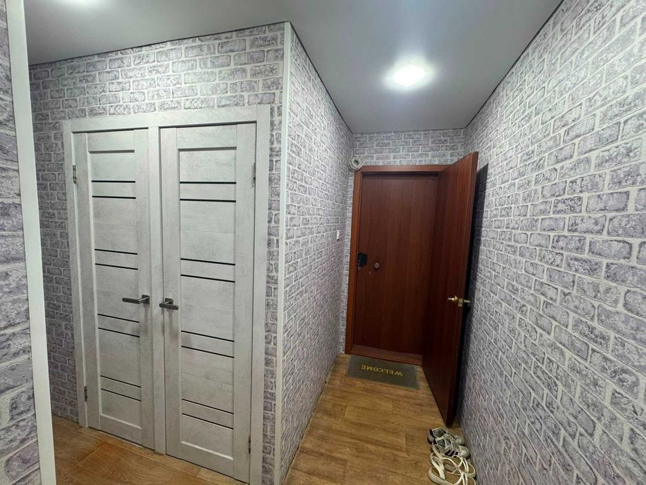 Продам 2 ку Ломоносова 17\3 2 этаж