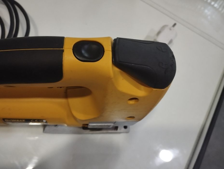 Прободен трион DeWalt DW321 -qs01