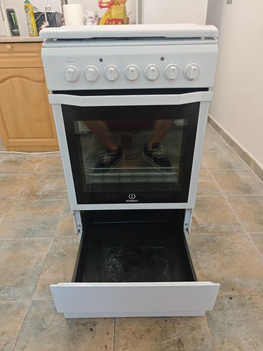 Готварска печка Indesit I5E52E(W) KZ – 50 см