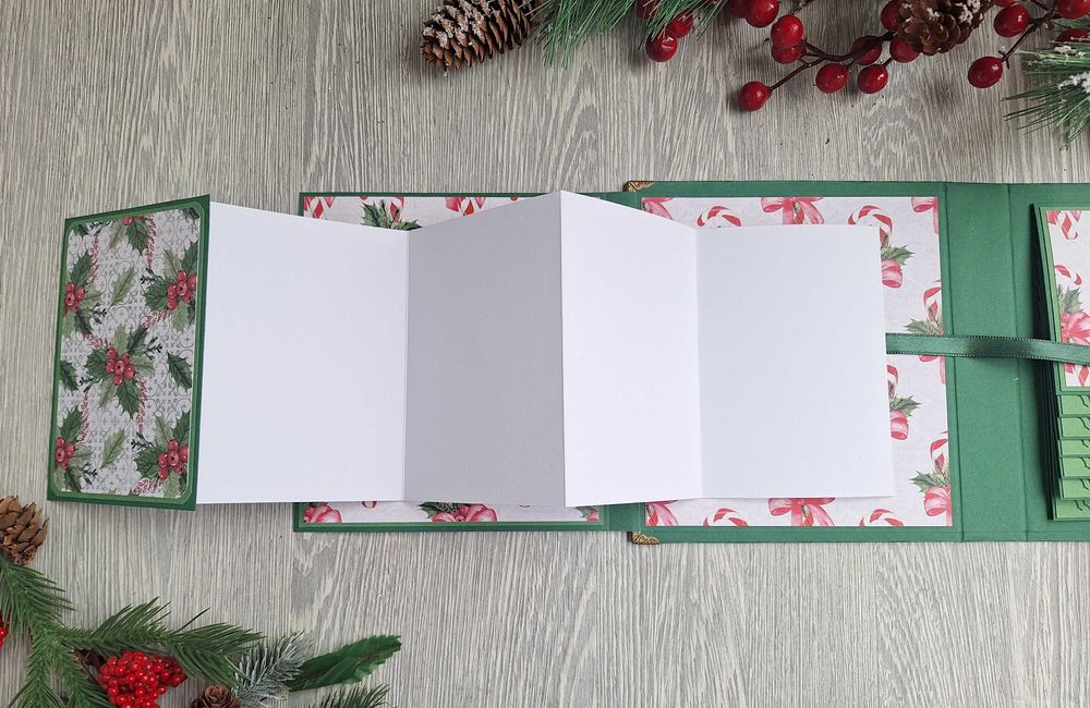 Скрапбук албум в зелено, с коледни елементи, ръчна изработка /53.36