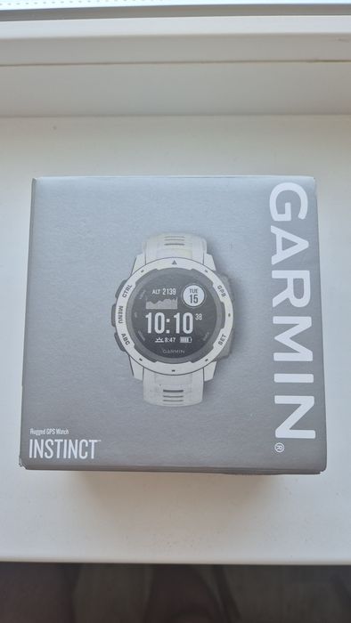 Часы Garmin Instinct