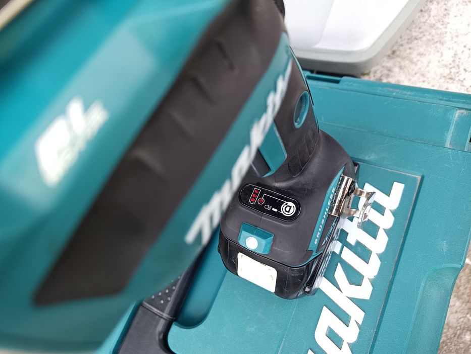 Оригинално Makita XSFO3