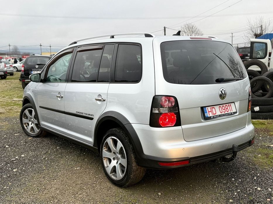 Volkswagen touran cross 1,4 benzină An fab 2010 euro 5 cutie DSG