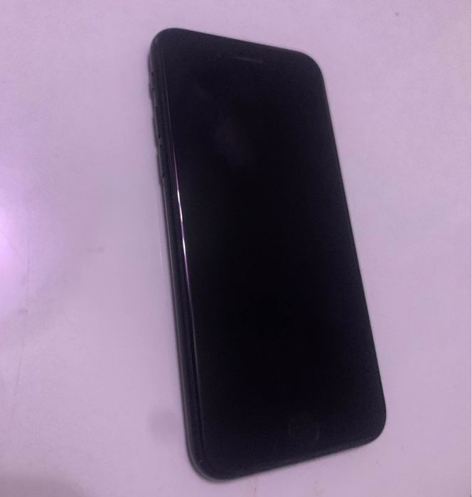 IPhone se 3 256gb ca nou doar mici urme de uzura