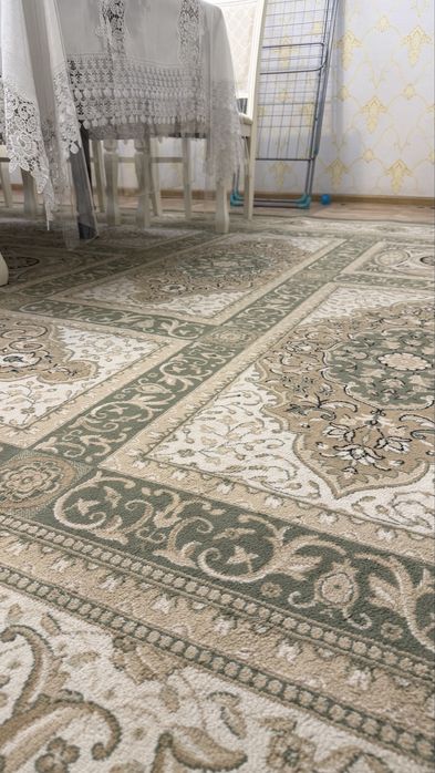 Шелковый ковер б/у