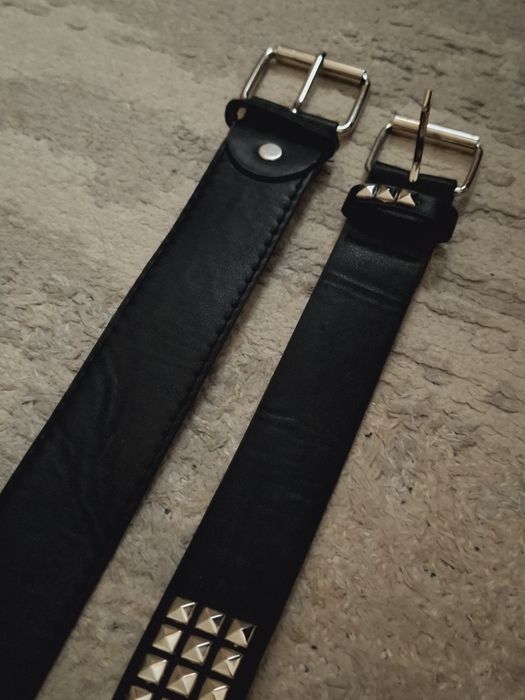 Ремень с заклепками