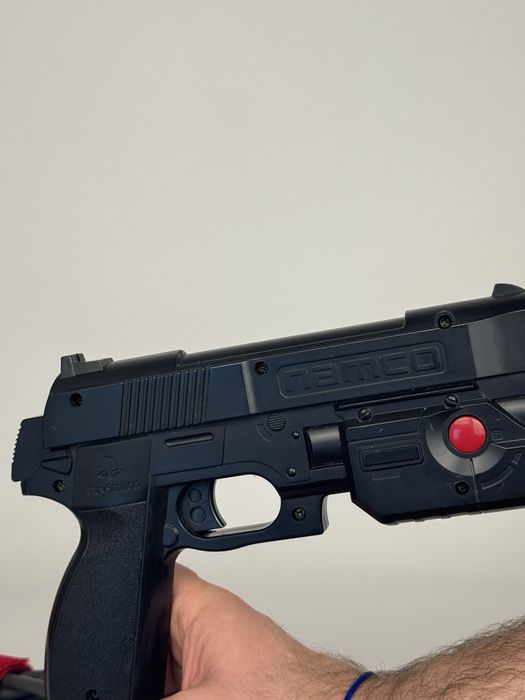 Продавам пистолет за PlayStation Move