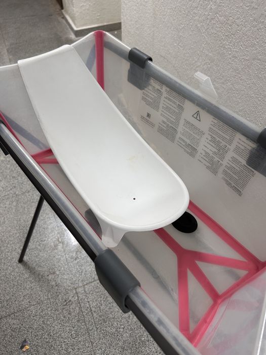 Ванночка со стойкой Stokke