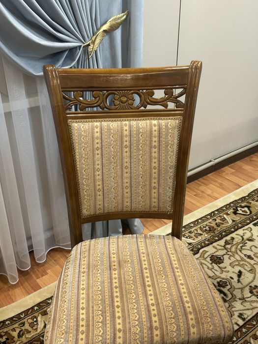 12 стульев в отличном состоянии