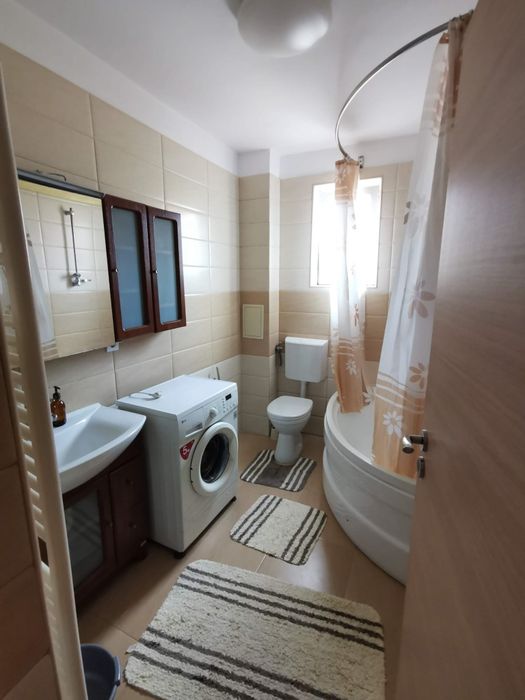 Închiriez apartament 3 camere Floresti Eroilor