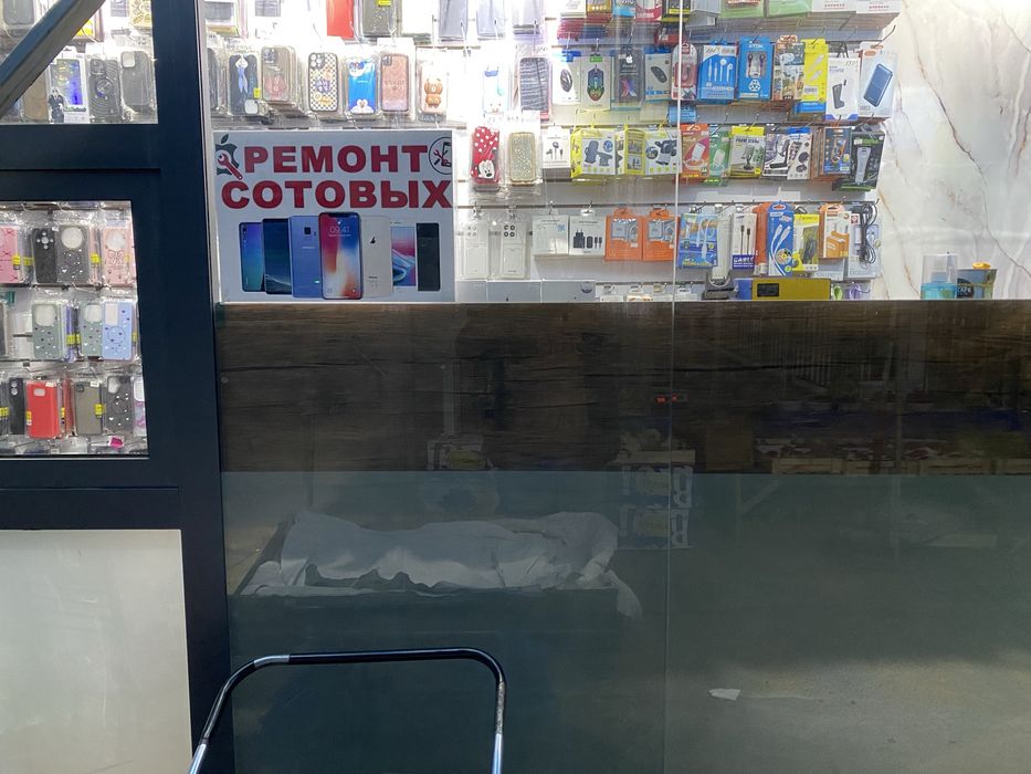 Сдаётся в аренду для Аксессуары и ремонт сотовых людние места
