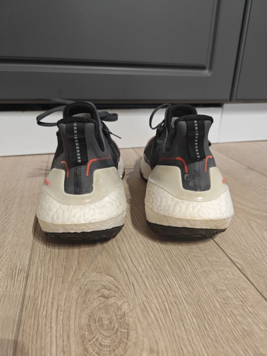 Маратонки adidas water repellent